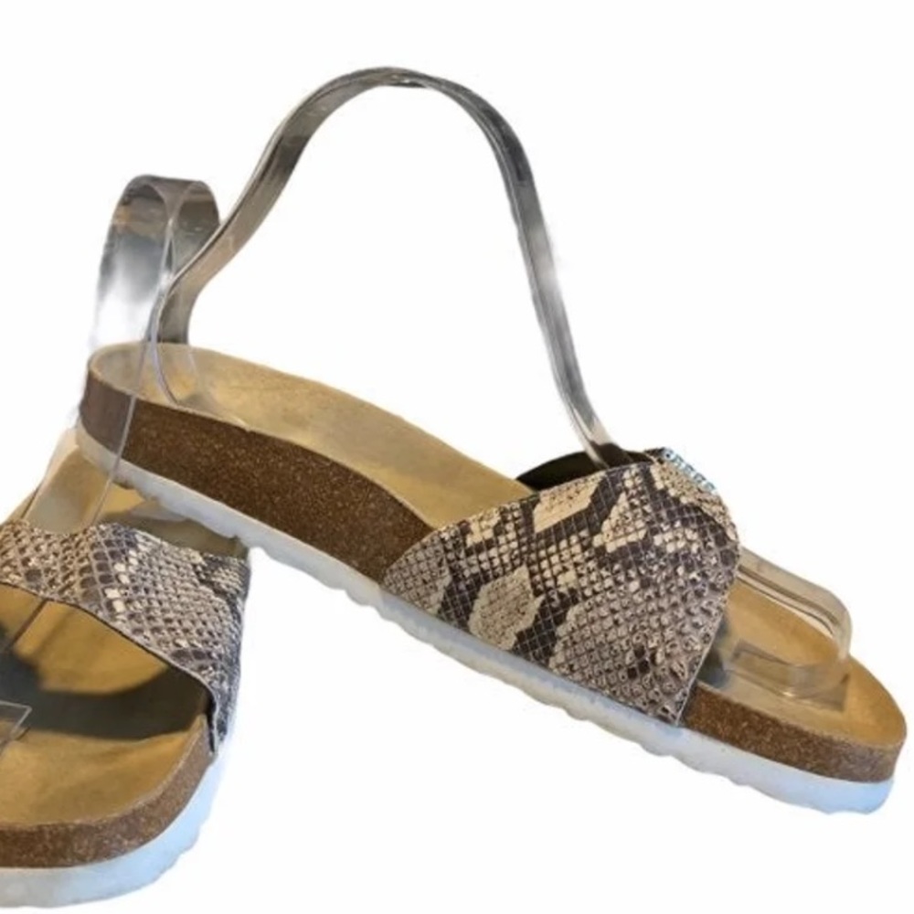 Beverly Feldman snakeskin size 11 sandal
